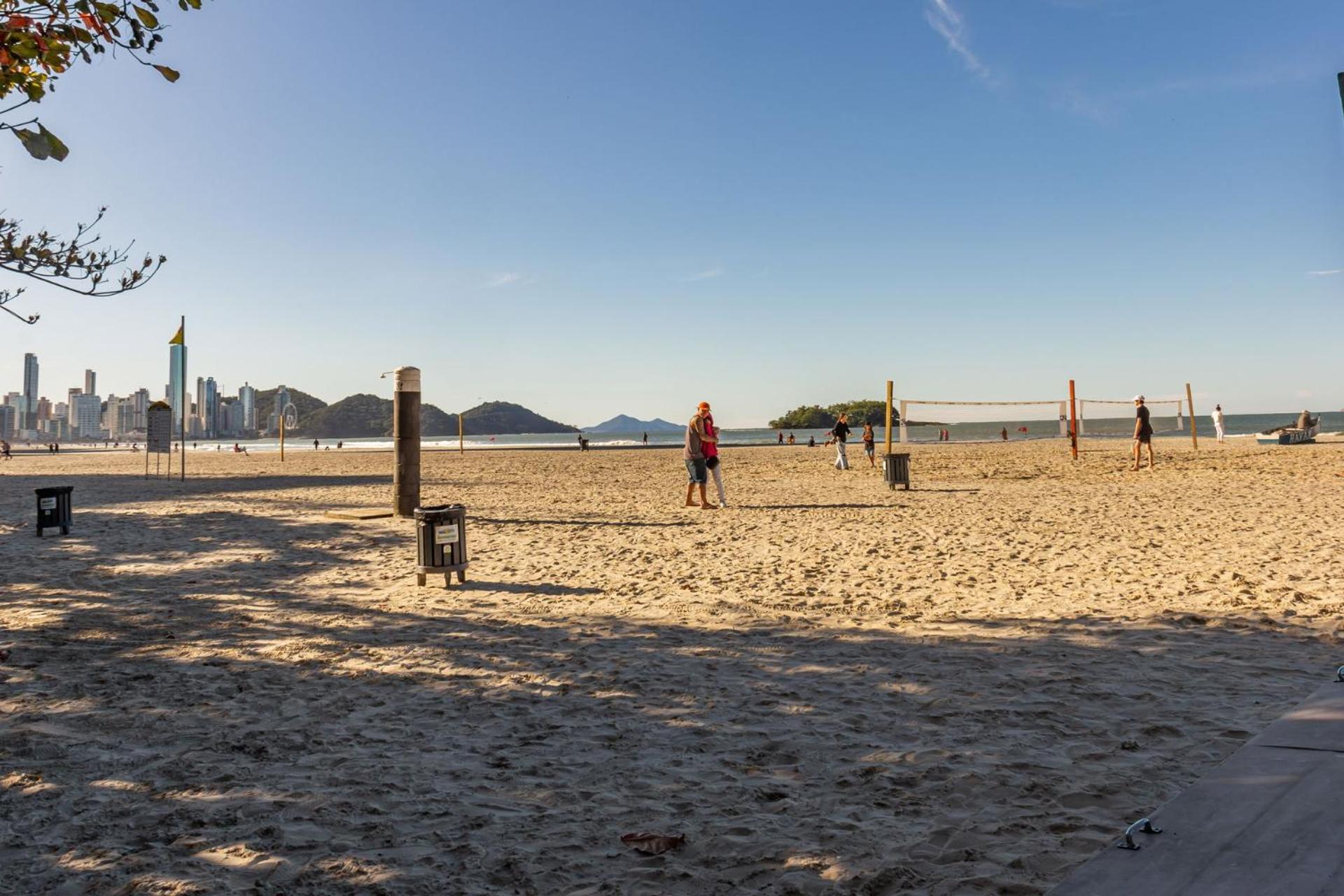 Custo Benefício, 100 metros da Praia em Balneário Camboriú P880 Esterno foto